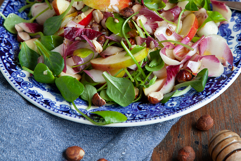 Wintersalade op een bord